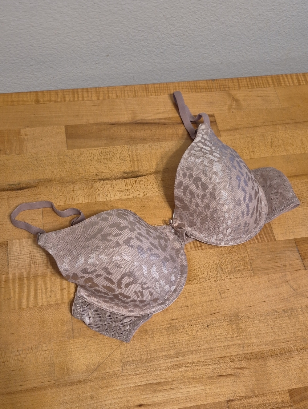 Maidenform 34C Wire Bra Pink Leopard